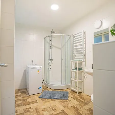 Center Budapest, Akacfa Street شقة