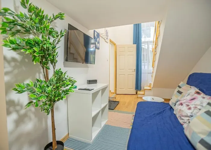 Center Budapest, Akacfa Street *